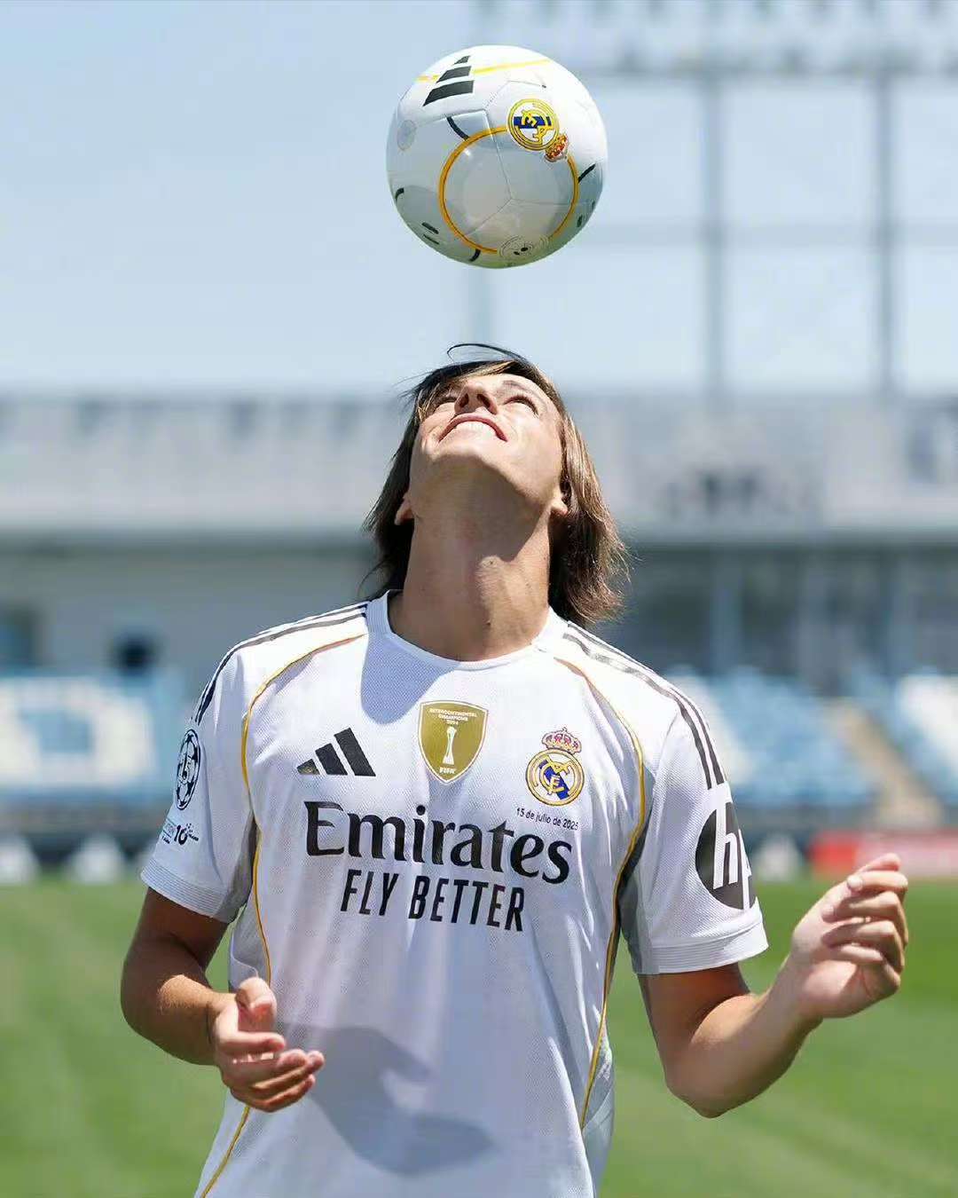 Real Madrid rekruteert nieuwe spelers uit vele disciplines en kijkt uit naar de vastberadenheid om het kampioenschap te winnen.
